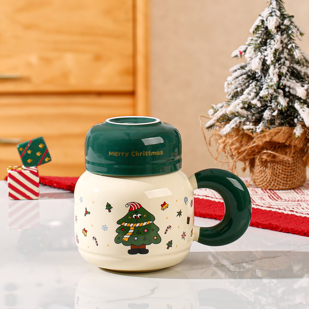 Santa Claus Ceramic Mug with Lid | Christmas Cocoa Cup Gift
