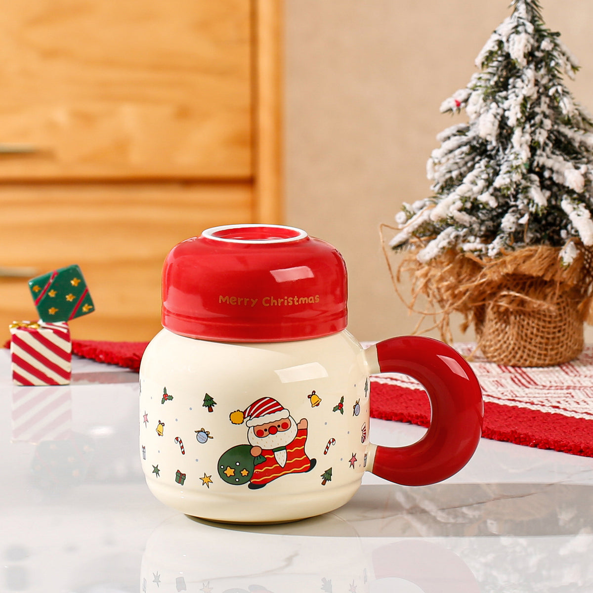 Santa Claus Ceramic Mug with Lid | Christmas Cocoa Cup Gift